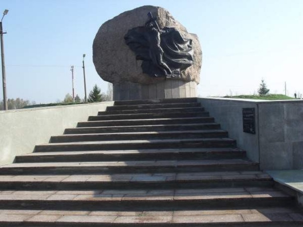 Обновлен памятник освободителям Смоленщины