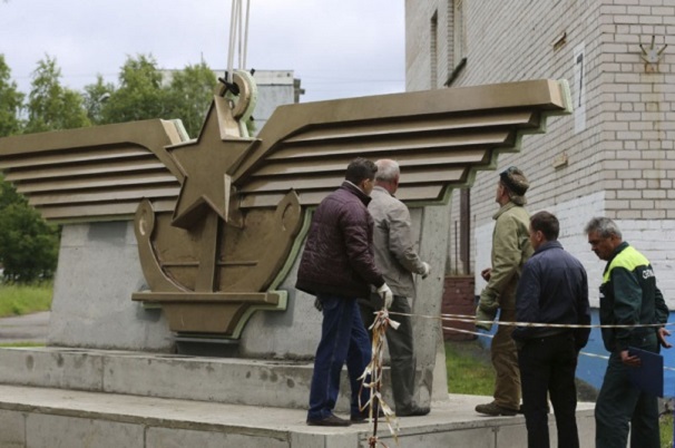 Памятный знак с крейсера «Адмирал Горшков» украсил кадетскую школу в Северодвинске