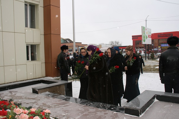 В Чеченской республике делегация РВИО возложила венки к памятнику героям Великой Отечественной войны
