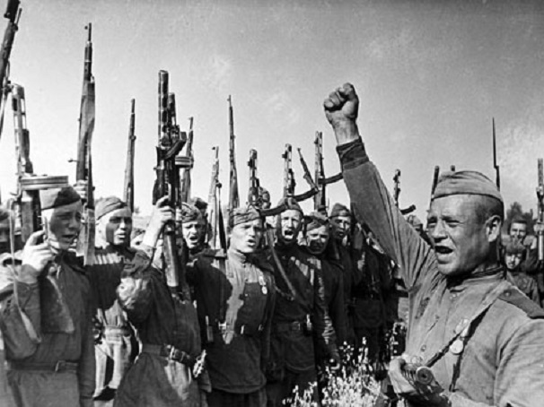 Последний успех Гитлера: как армия СССР спасла американцев от разгрома