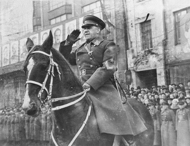 Эра Георгиевна Жукова представит книгу об отце, маршале Г.К. Жукове в медиа-палатах РВИО