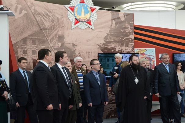 Выставка «Помни… Мир спас советский солдат!» открыта в Смоленске