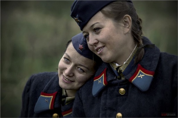 Документальный сериал Российского военно-исторического общества «Прекрасный полк» транслируется на телеканале «Звезда»