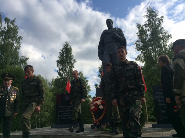 В Калужской области состоялось открытие памятника Советскому солдату