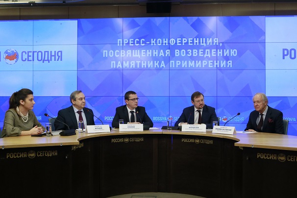 Памятник Примирения в Крыму – символ объединения России