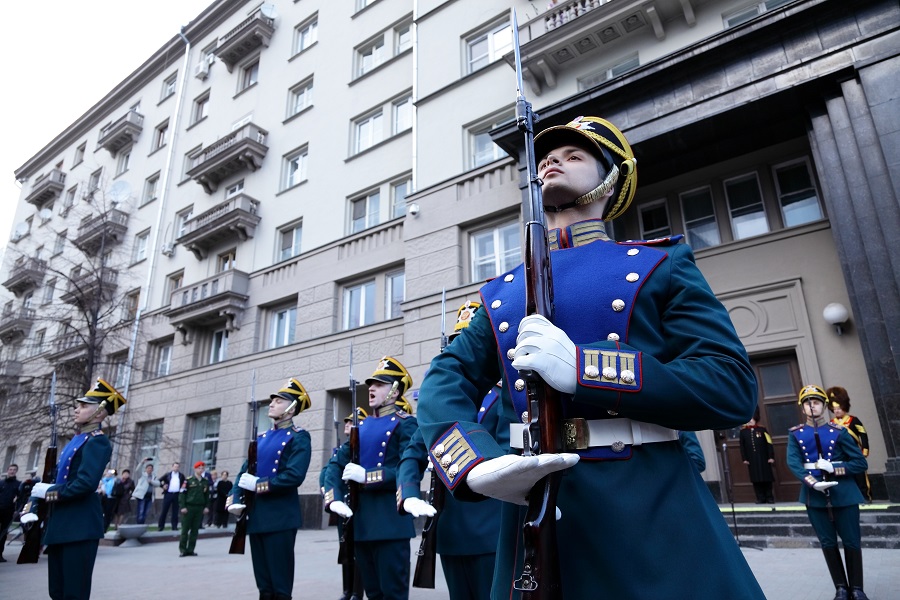 «Традиции кремлевского караула»: преемственность поколений и служение Родине