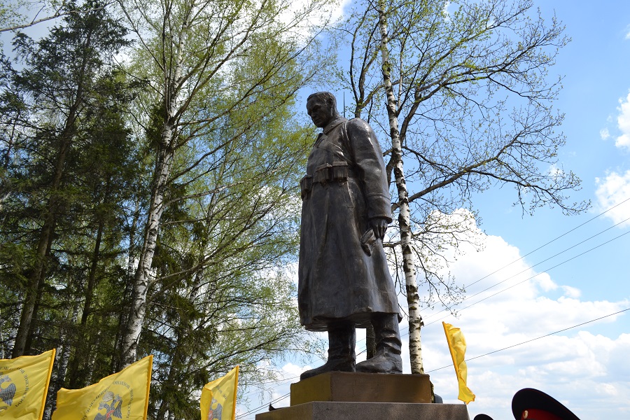 В Подмосковном Тучково открыт памятник Советскому Солдату