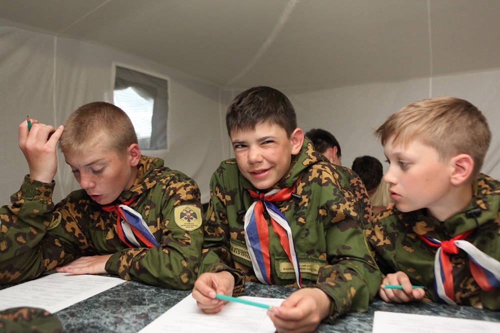 Военно-исторический лагерь «Бородино-2016» посетило более 1900 детей и подростков из 35 субъектов РФ