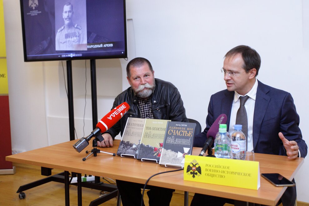 Трилогия Арсена Титова «Тень Бехистунга» - напоминание о Героях Первой мировой войны