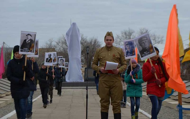 В селе Капустин Яр Астраханской области открыт памятник Советскому солдату