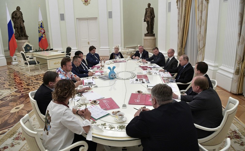 Мультипликаторы поблагодарили Владимира Мединского за поддержку отечественной анимации на встрече с Президентом России
