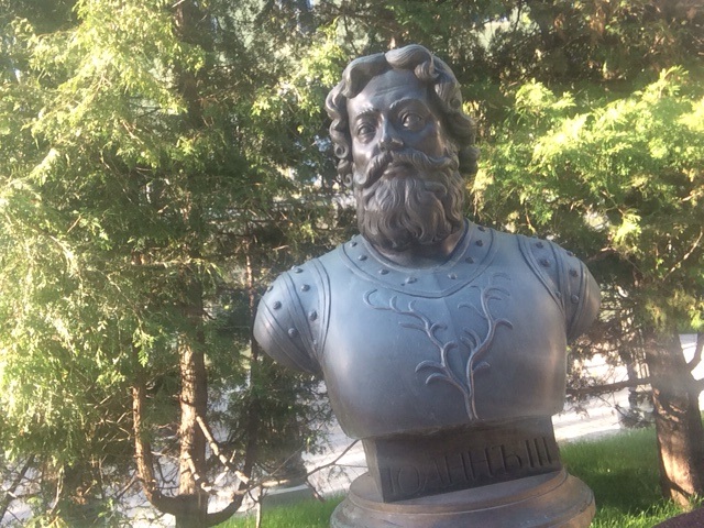 Памятник Великому князю Ивану III открыли в Калужской области
