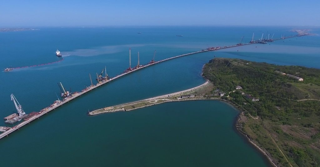 Памятник воссоединения Крыма с Россией появится в районе смотровой площадки Керченского залива
