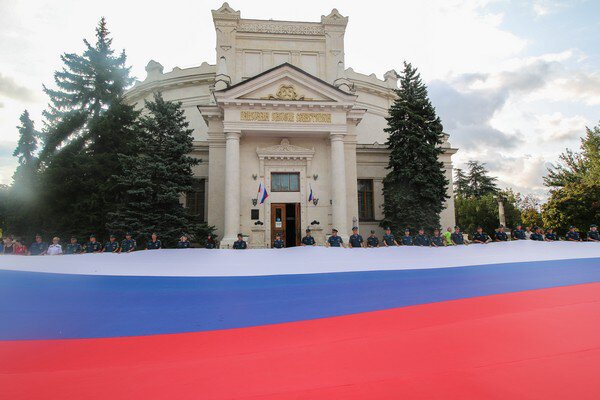 В России отмечают День Государственного флага