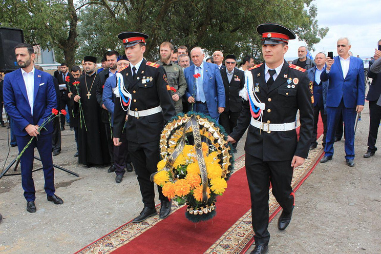 Останки 86 красноармейцев захоронили на мемориальном кладбище в Чечне