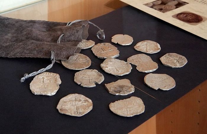 В Казахстане нашли древнюю монету с изображением неизвестного правителя
