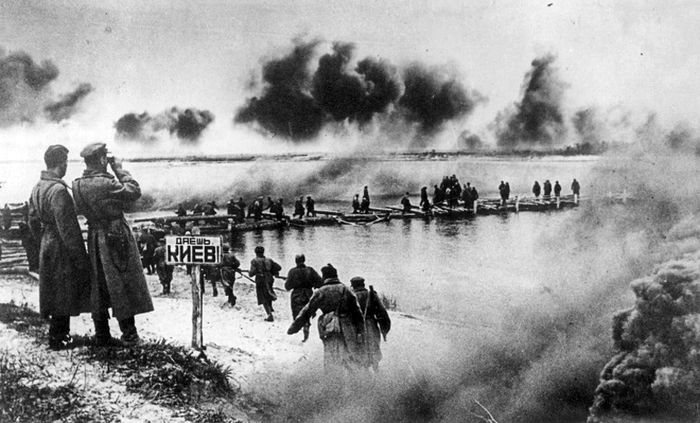 25 октября 1943 года войска СССР освободили Днепропетровск от фашистов
