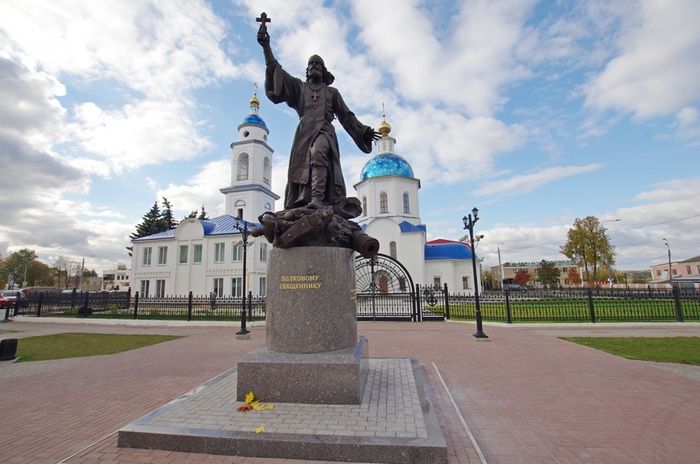 24 октября 1812 года в битве под Малоярославцем русских солдат впервые повел в атаку священник