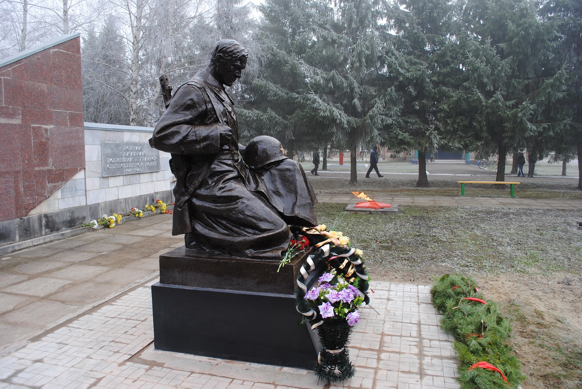 В селе Кирово Пензенской области торжественно открыт памятник Советскому Солдату
