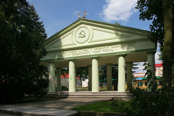 В Польше открыли восстановленное кладбище советских воинов