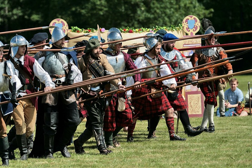 Festival "Alexandrian Karusel" took place in Peterhof