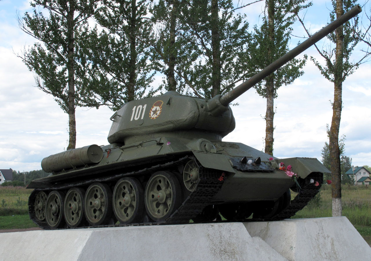Ленинградская область. Парад-экспозиция военной техники на Невском пятачке
