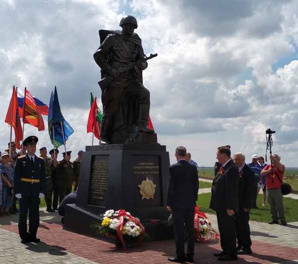 Памятник Советскому Солдату-Победителю открыт на Тепловских высотах