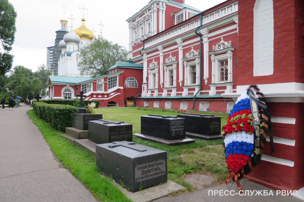 Российские музеи возьмут шефство над могилами известных деятелей