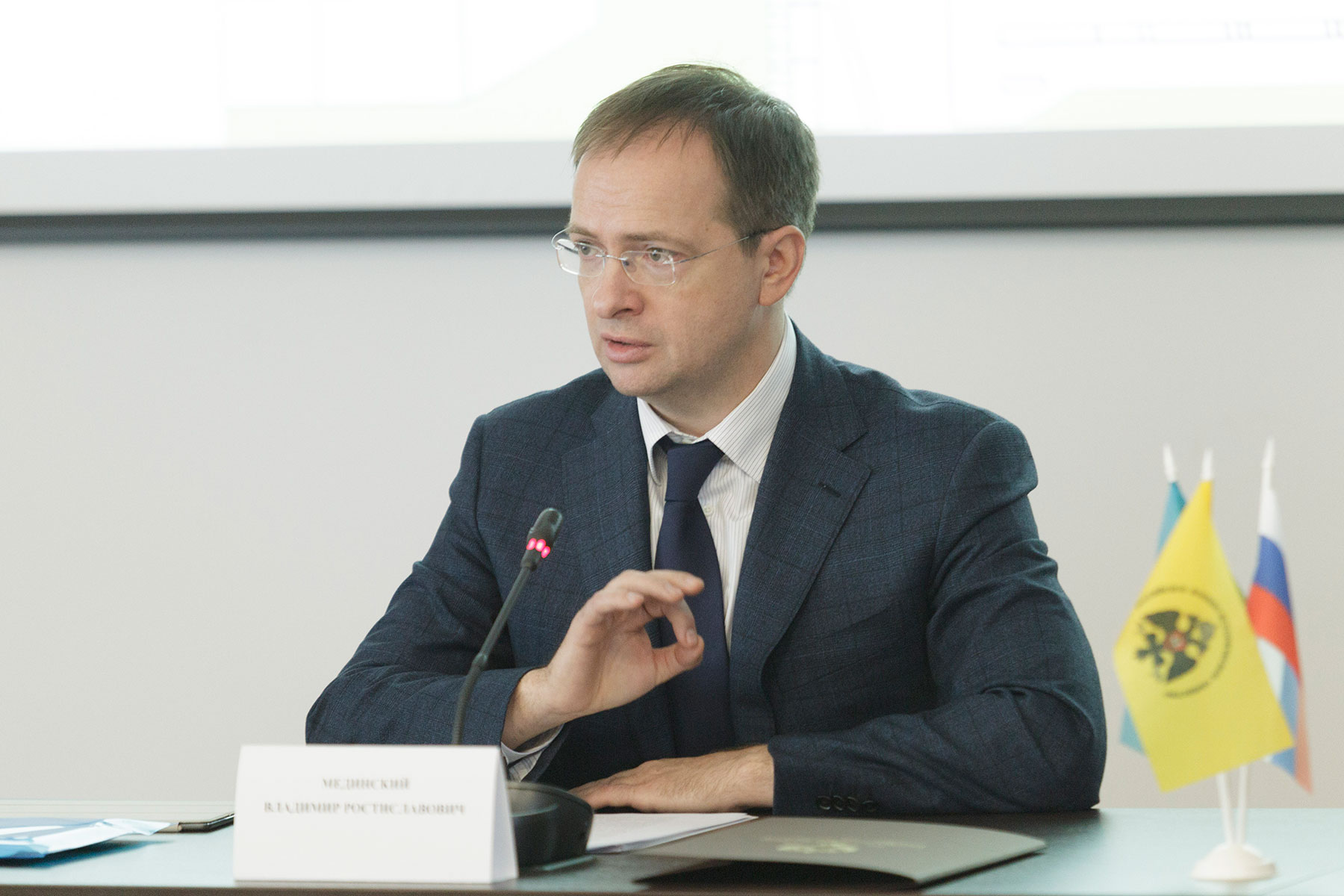 Владимир Мединский передал гонорар на возрождение Смоленской крепостной стены