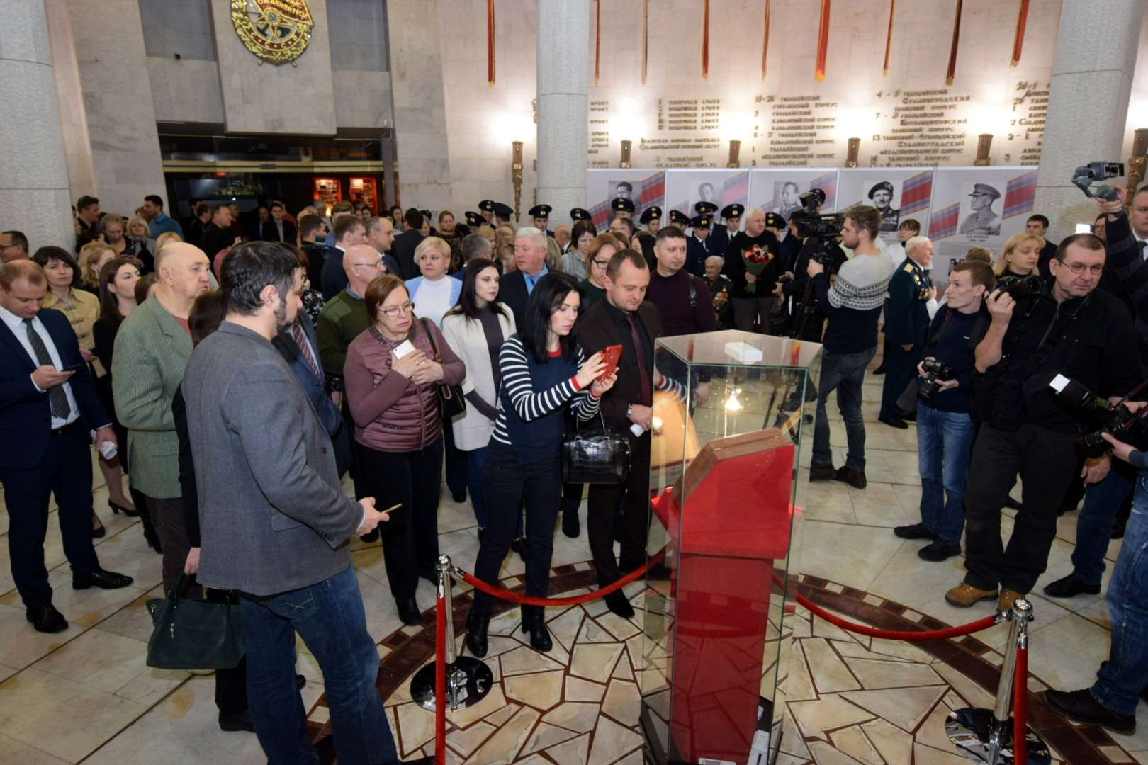 В Волгограде дан старт выставке «Символы Победы»