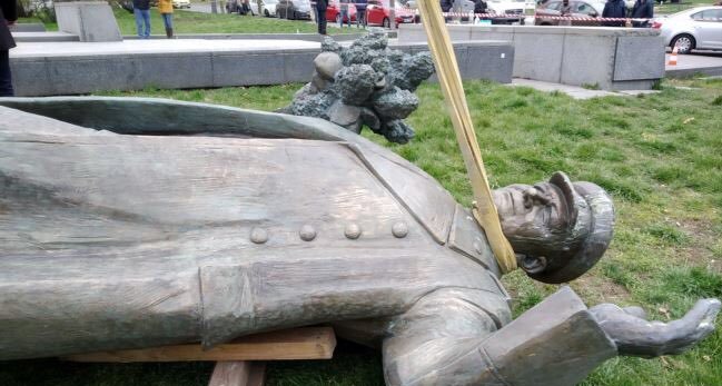 Повреждение воинских мемориалов повлечет уголовное наказание