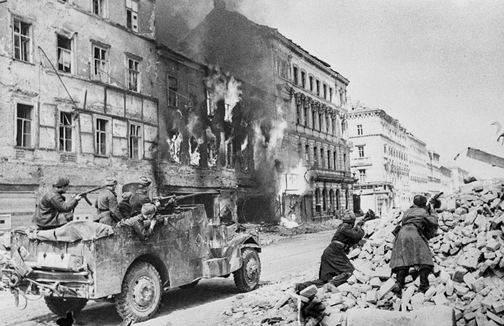 Владимир Мединский: как дерзкая ночная операция помогла Красной Армии взять Вену