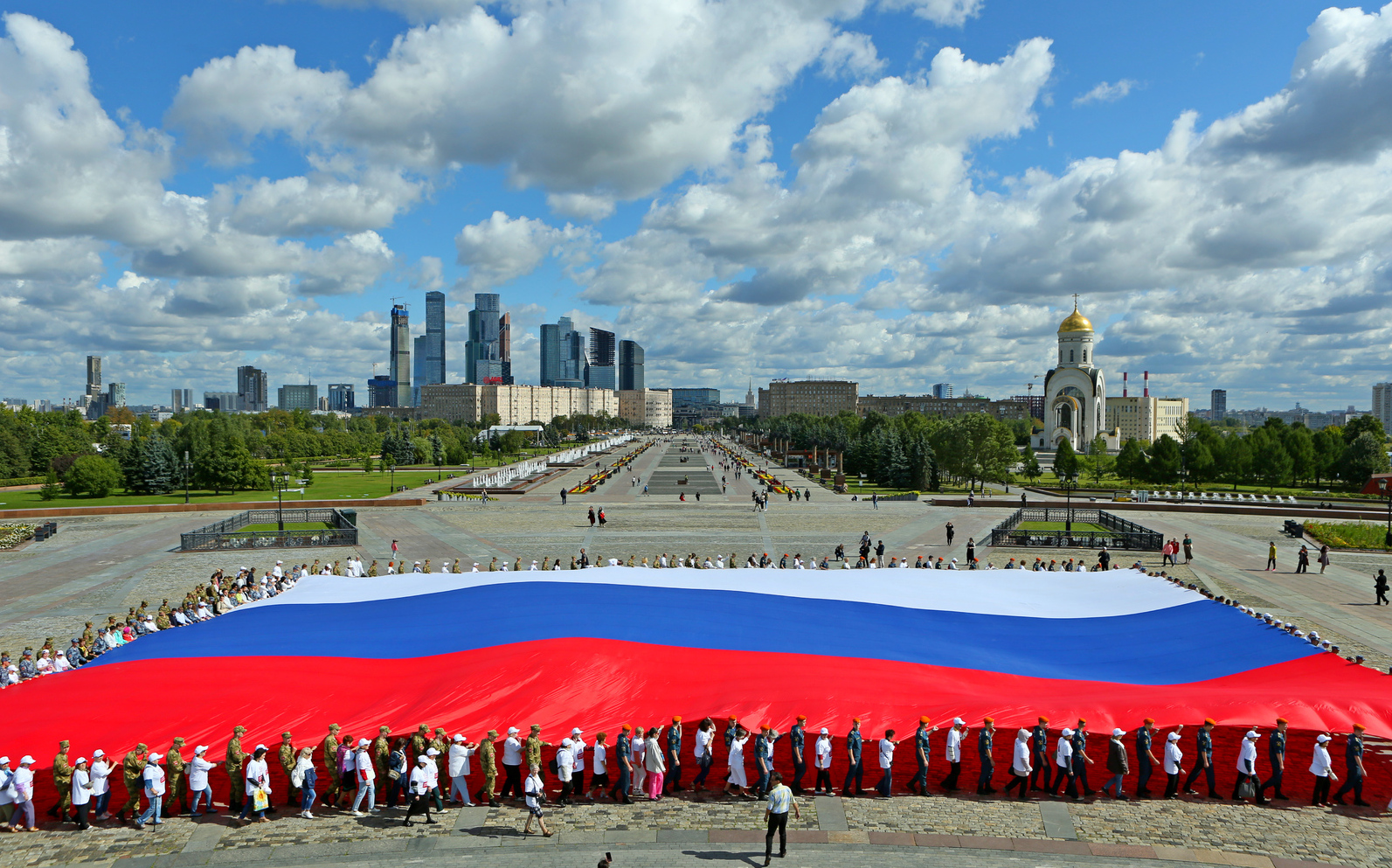 День Государственного флага отмечают в России