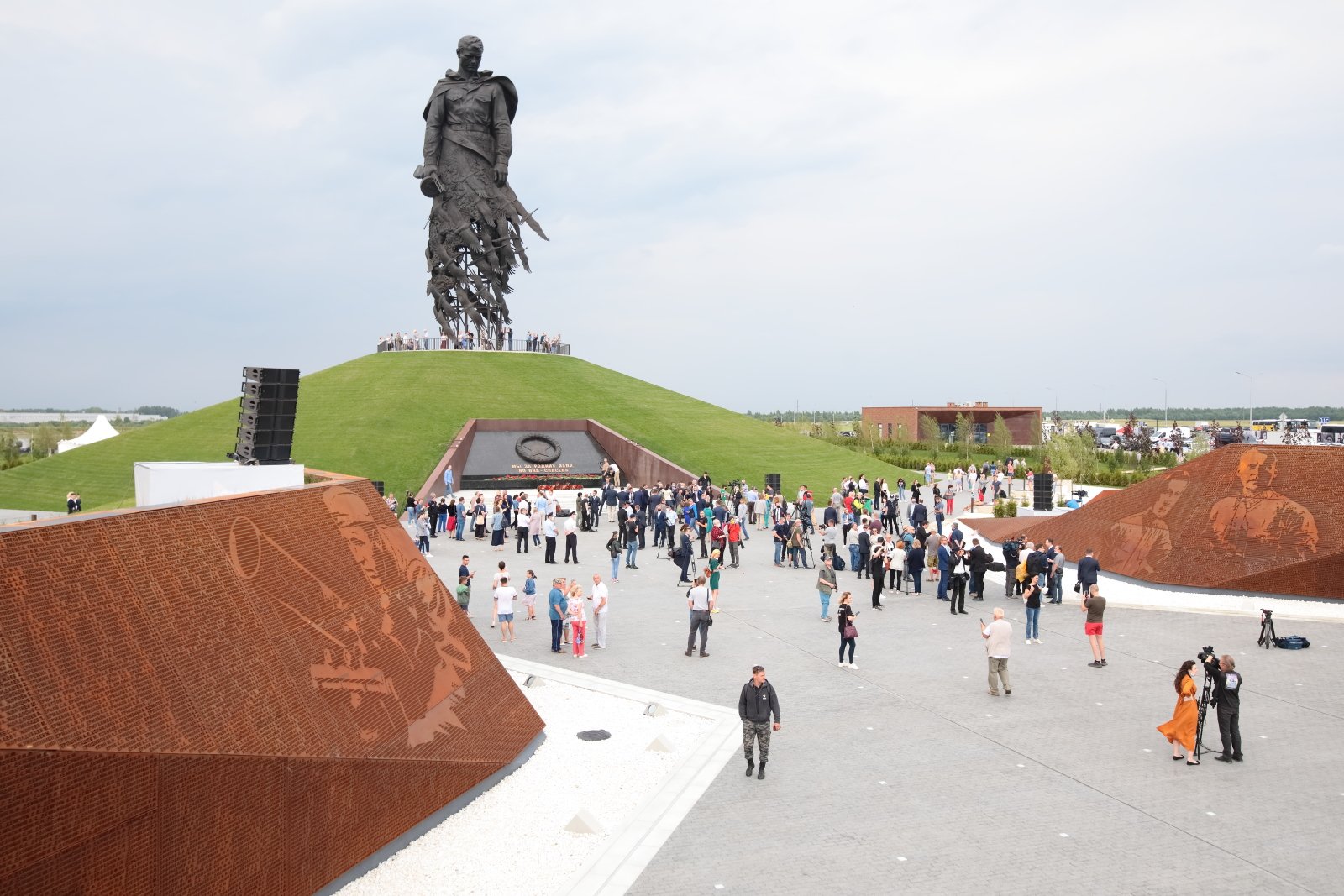 Более 200 тысяч человек посетили Ржевский мемориал Советскому солдату