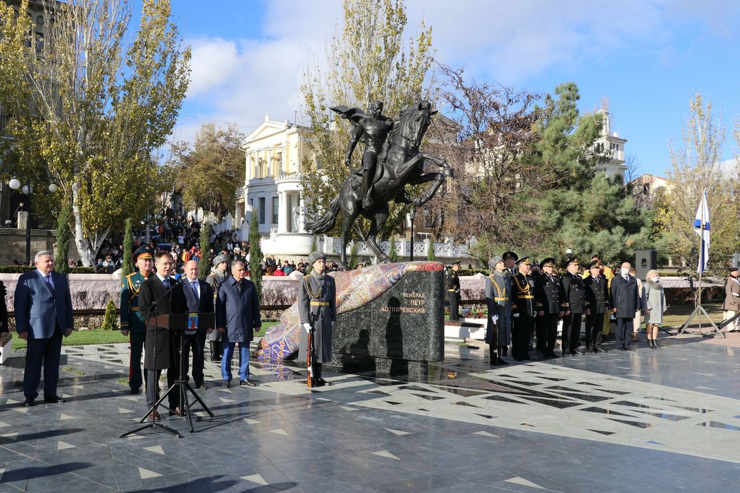 Памятник "кавказскому Суворову", полководцу Петру Котляревскому, открыт в Крыму