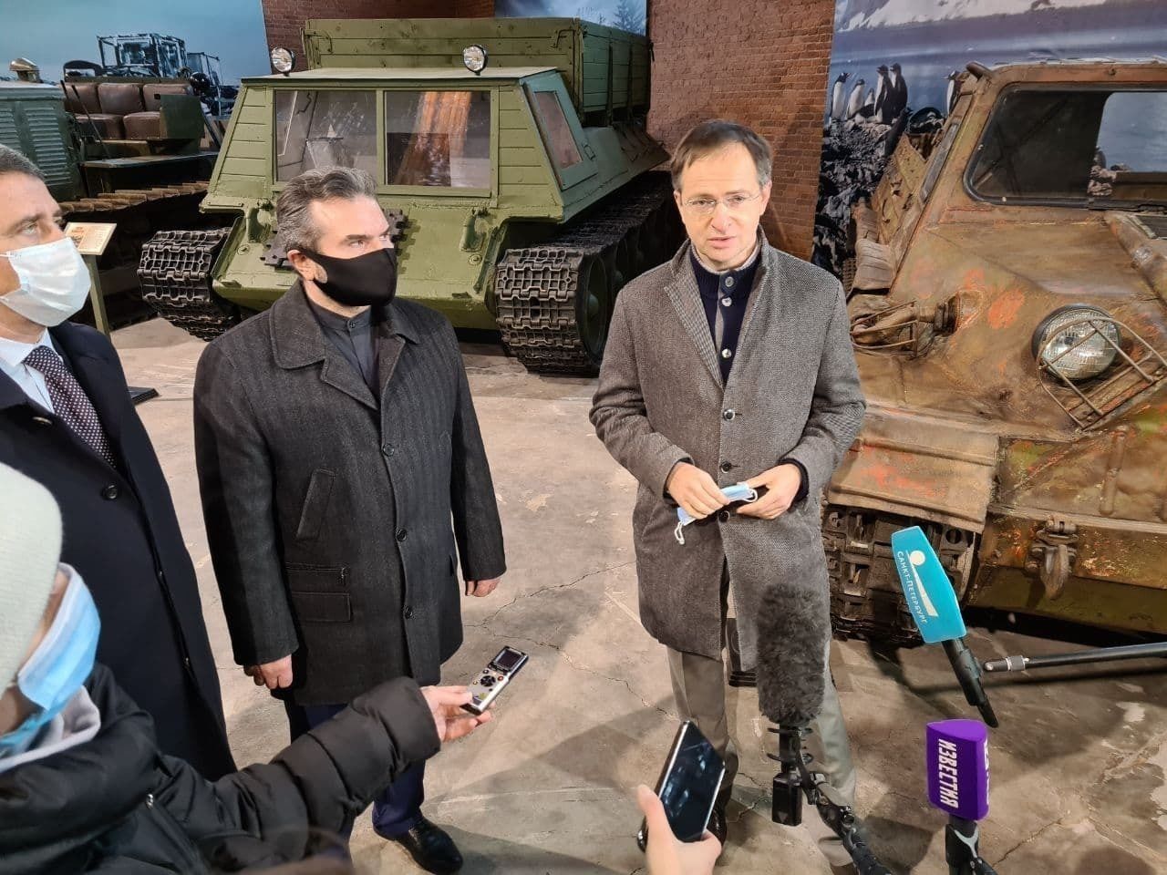 Владимир Мединский посетил выставку «Полярные победы России»