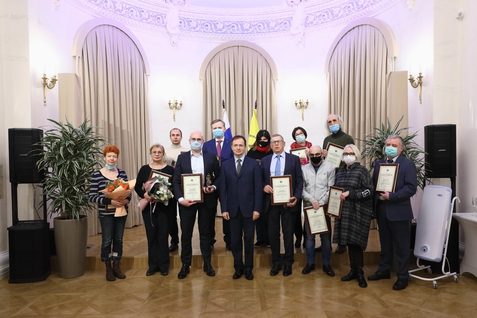 Владимир Мединский вручил журналистам Благодарственные грамоты РВИО