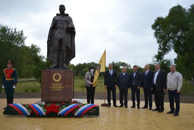 Памятник Защитнику Отечества открыт в Абакане