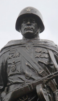 Памятник советскому солдату в Ростове-на-Дону