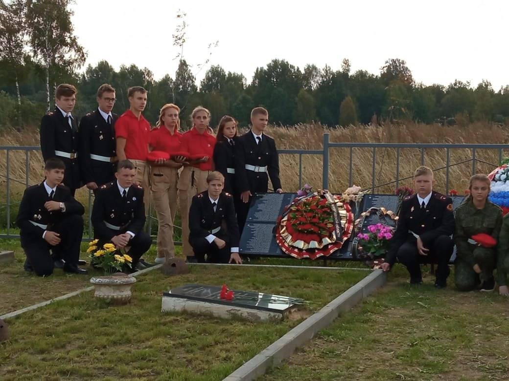 ПОД ЕЛЬНЕЙ УВЕКОВЕЧЕНА ПАМЯТЬ БОЙЦОВ 309-й СТРЕЛКОВОЙ ДИВИЗИИ, СФОРМИРОВАННОЙ В 1941 ГОДУ НА КУРСКОЙ ЗЕМЛЕ