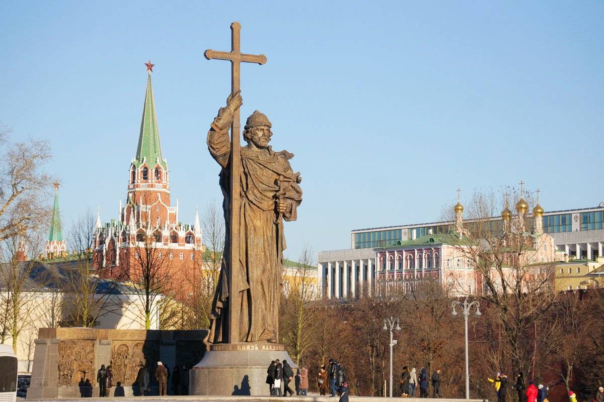 Памятнику князю Владимиру на Боровицкой площади в Москве – 5 лет!