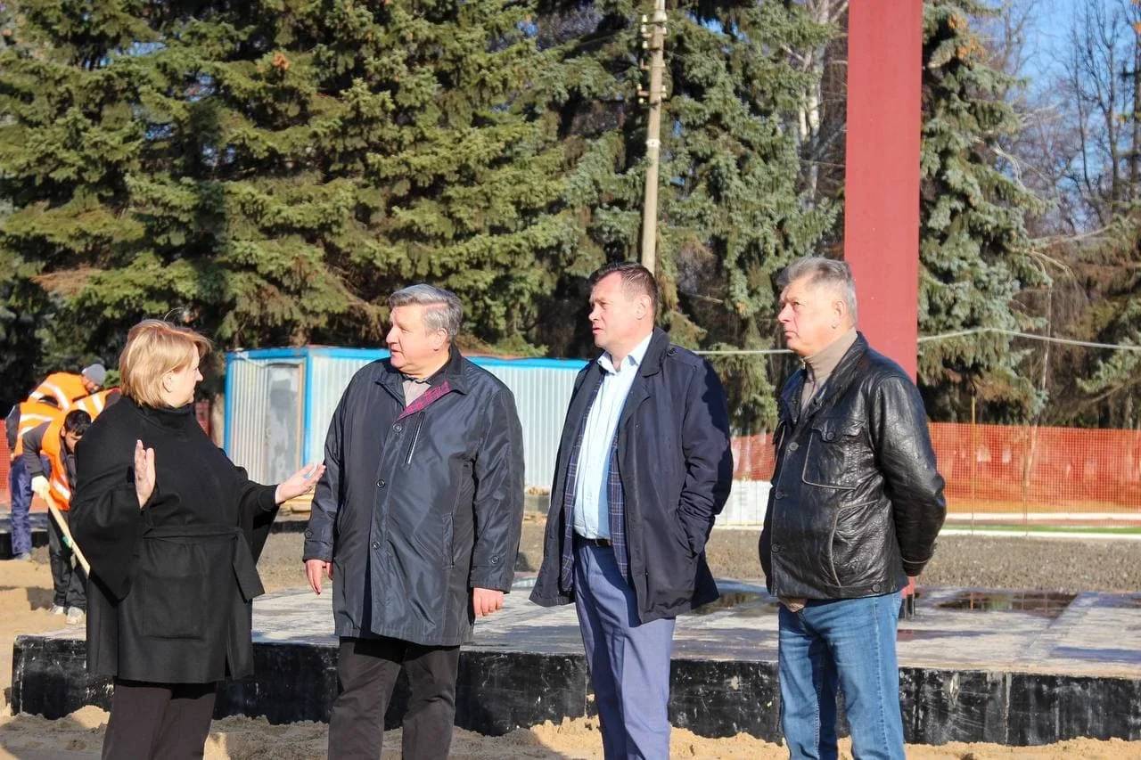 Николай Овсиенко посетил стройплощадку стелы «Город трудовой доблести» в Коломне