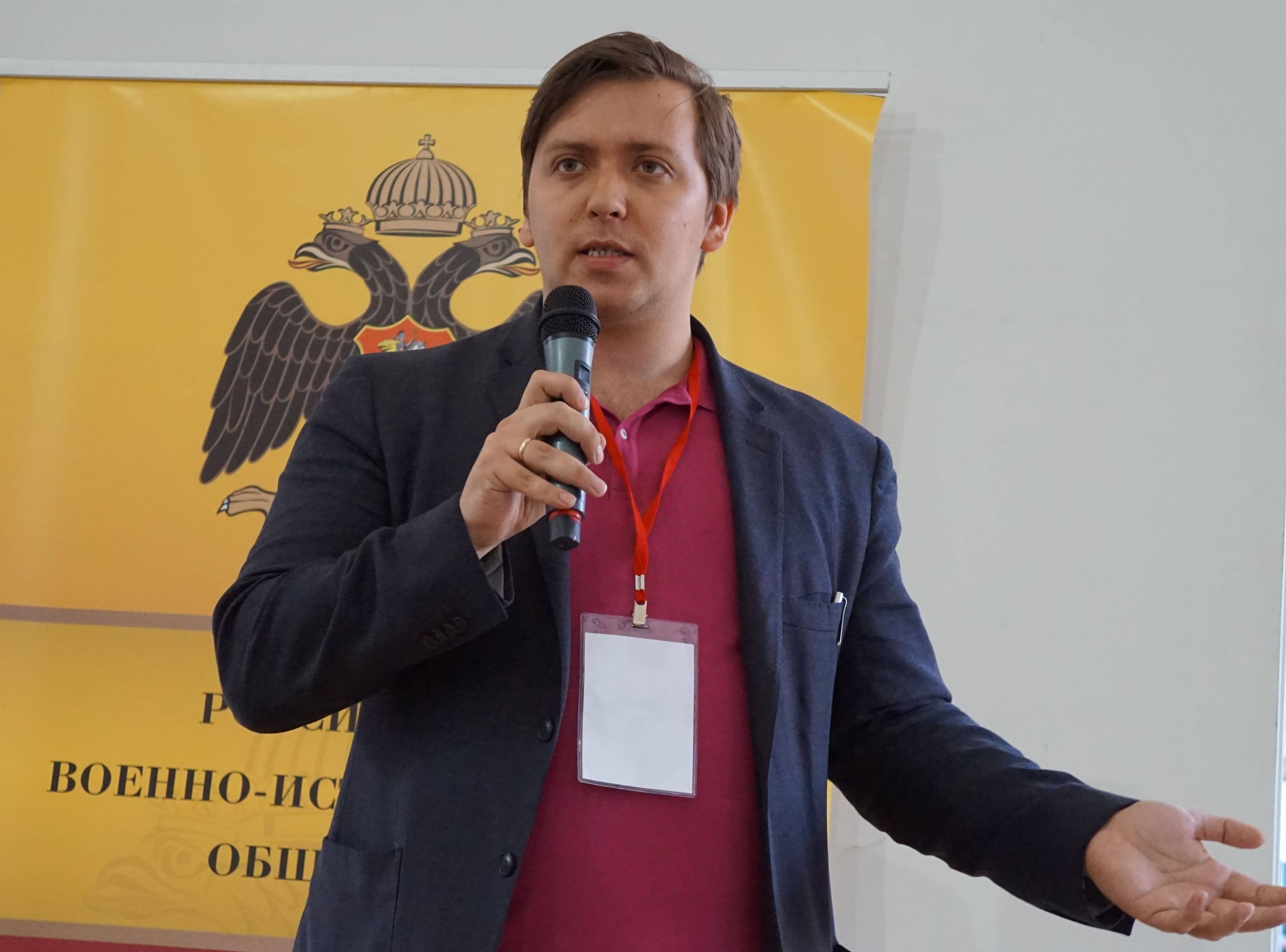 Круглый стол о феномене добровольчества в годы Гражданской войны прошел в Книжном клубе «Достоевский»