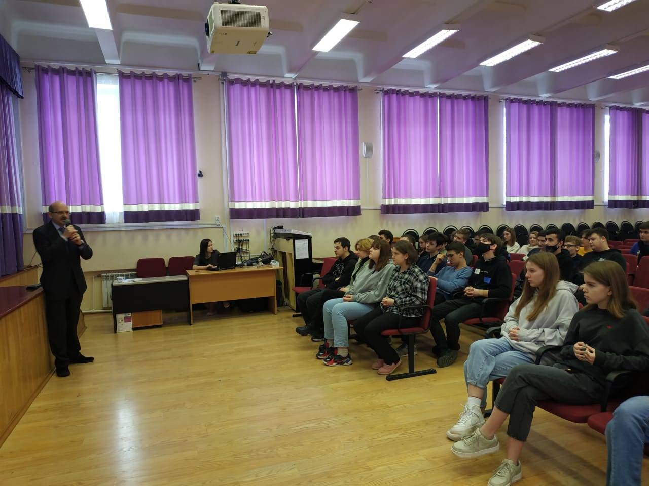 Полному снятию блокады Ленинграда посвящается