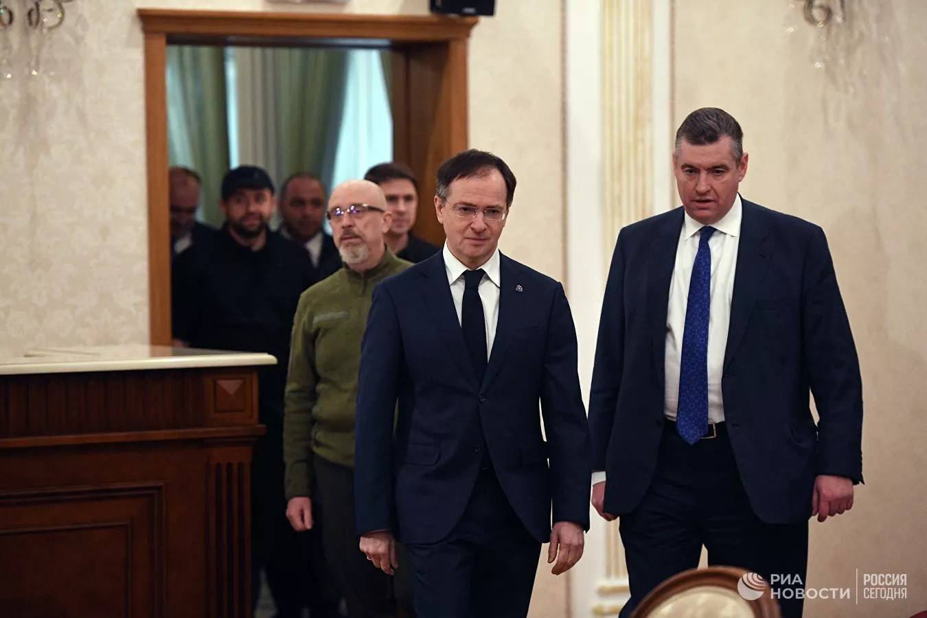 В Белоруссии начались переговоры между делегациями России и Украины