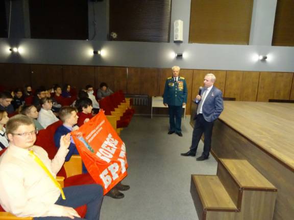 Урок мужества "Мы вместе" провели для школьников липецкие ветераны