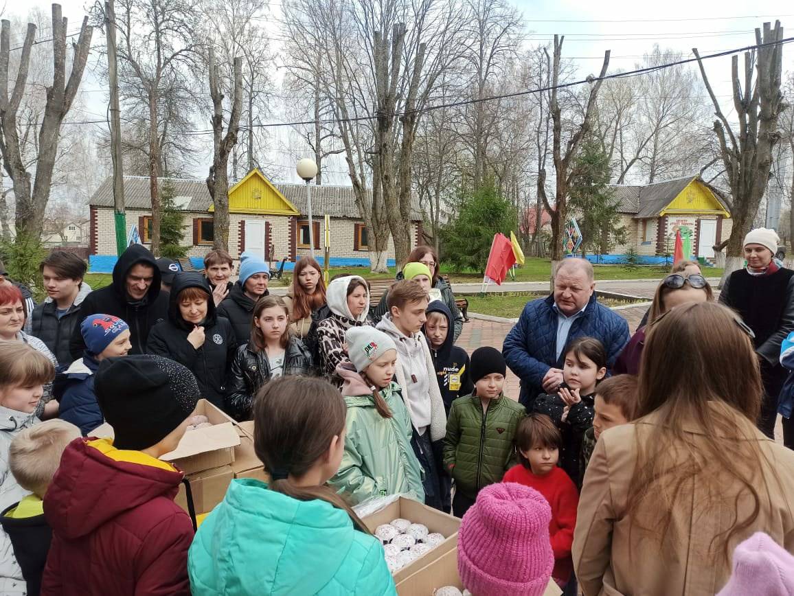 Поздравление эвакуированных жителей Донбасса с праздником Пасхи