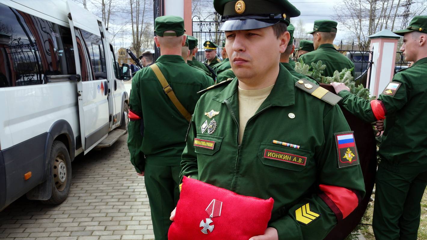 В Ярославской области прошли церемонии прощания с сапёрами, погибшими на Донбассе