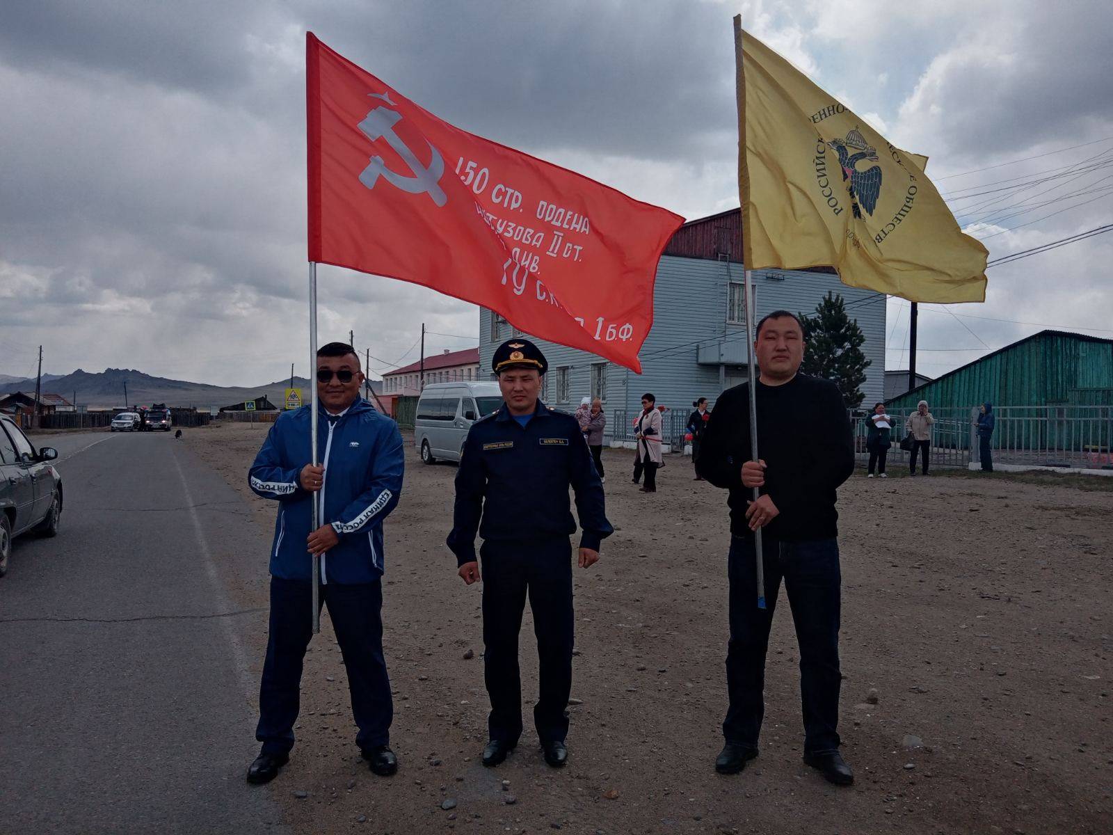 В Кызыле прошел военный парад, посвященный 77-й годовщине Победы в Великой Отечественной войне