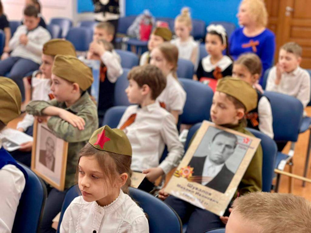 В Самарской области прошли уроки мужества и акция "Георгиевская лента"